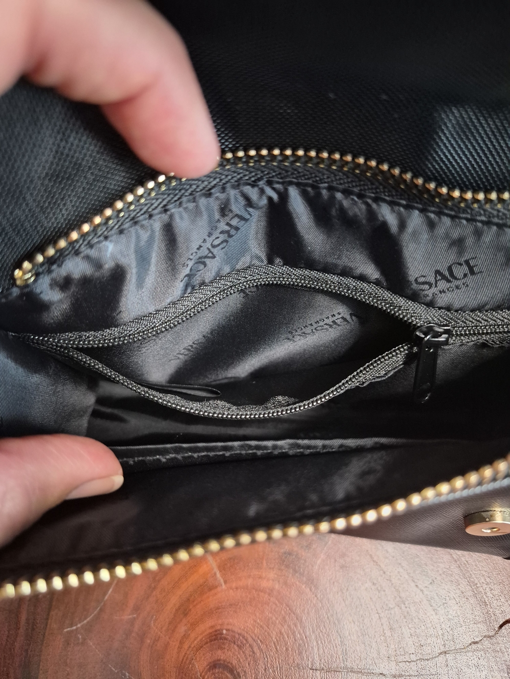 NWOT Versace Fragrances Black and Gold Logo Cosmetic Makeup Travel Bag - Picture 10 of 10